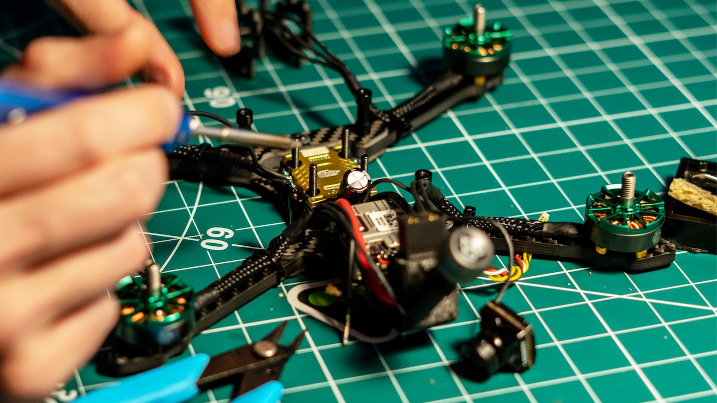 HOW TO BUILD YOUR DRONE PROJECTS